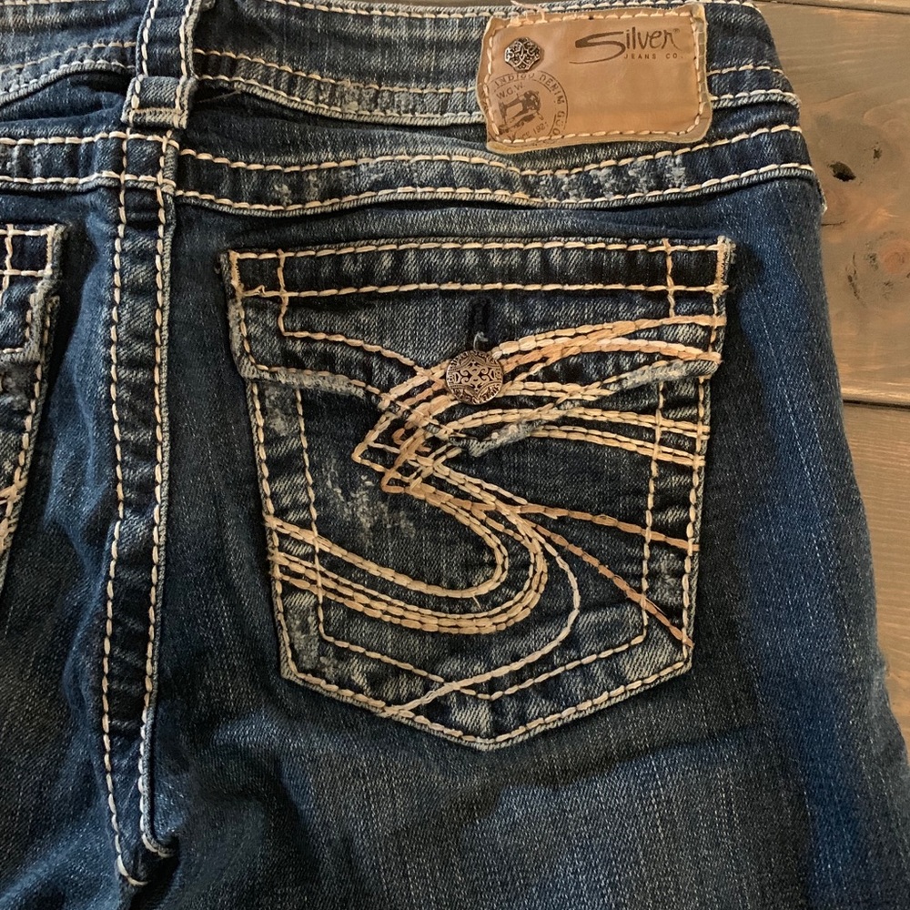 Silver Jeans distressed size 27